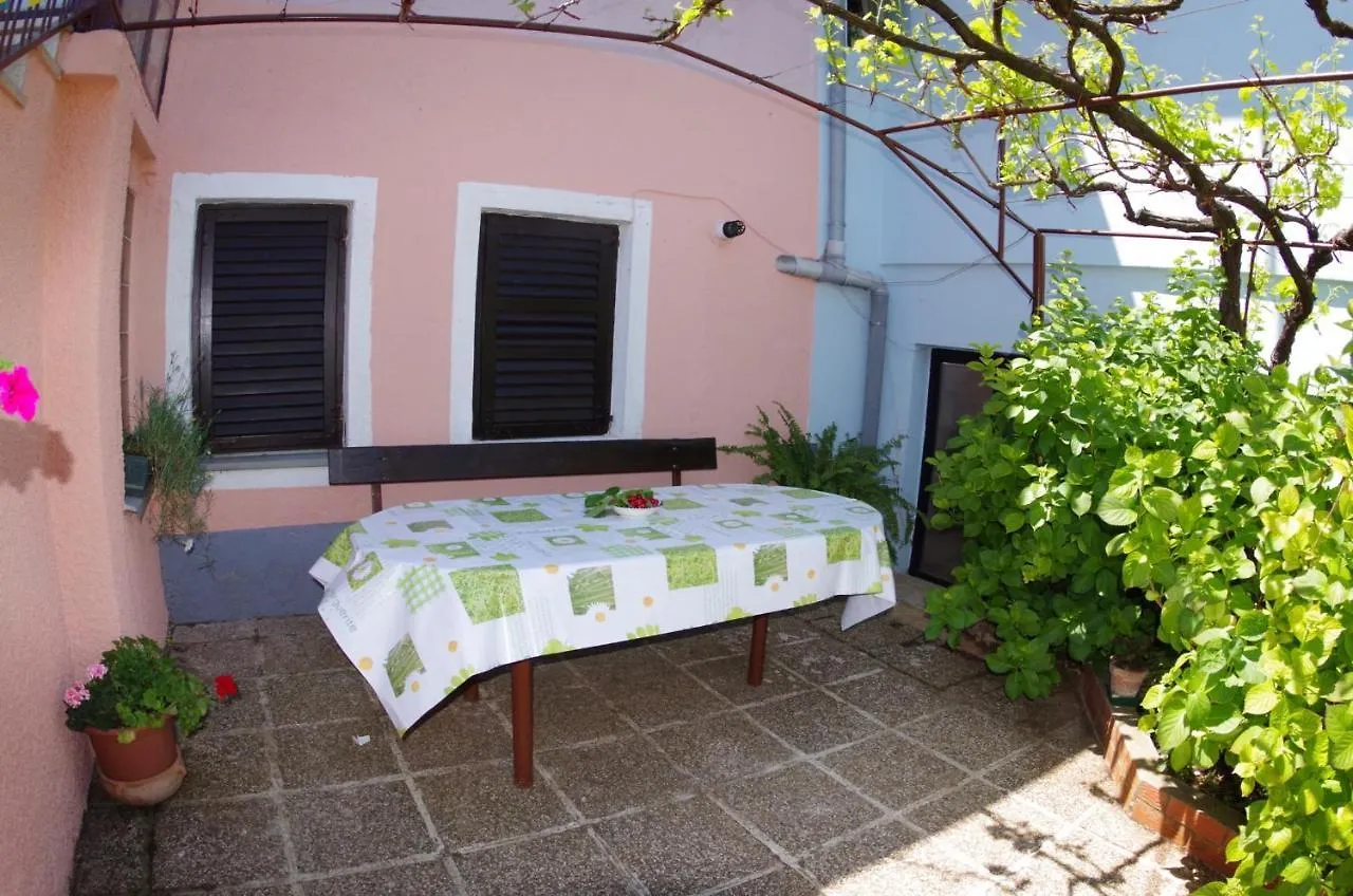 Apartment Elena, Village Peresiji Croatia