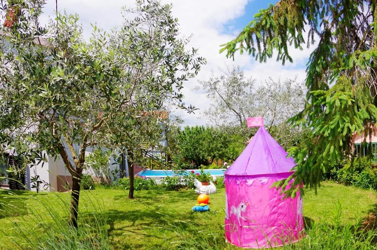Apartment Elena, Village Peresiji Croatia